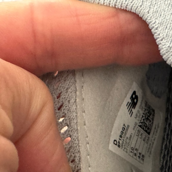 New Balance - Picture 3 of 11